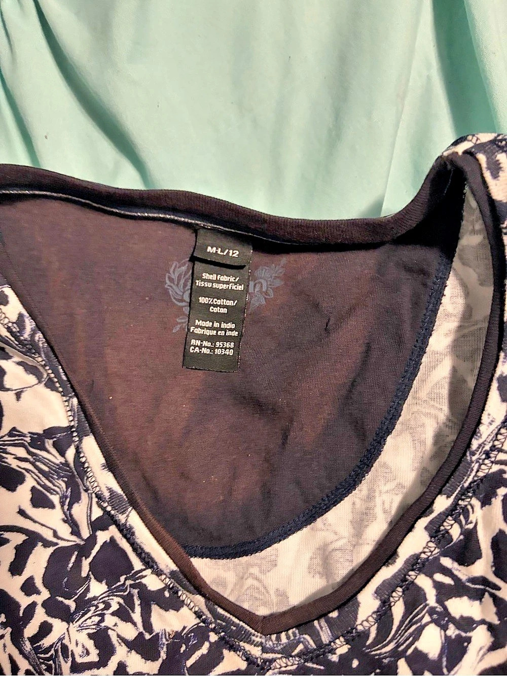 Medium&S Abstract Short Sleeve Top in Black & Pink Size Medium - Picture 2 of 2